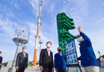 이종호 과기부 장관, 누리호 발사 준비 현장점검